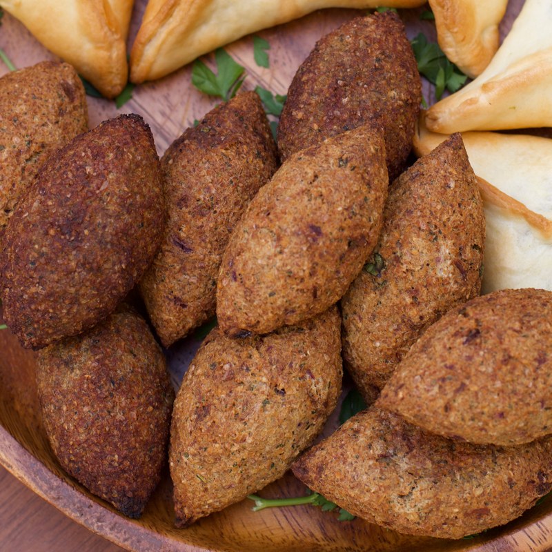 Kibbeh libanés dorado de Moun Kitchen